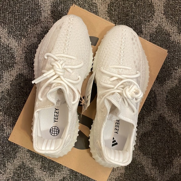 Authentic Adidas Yeezy 350 V2 Bone - Picture 3 of 9